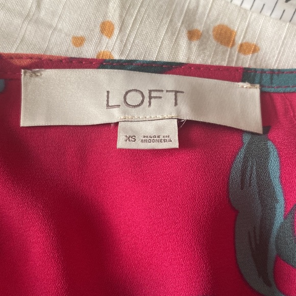 đź’•Loft floral print long sleeved top size XS - Picture 6 of 7